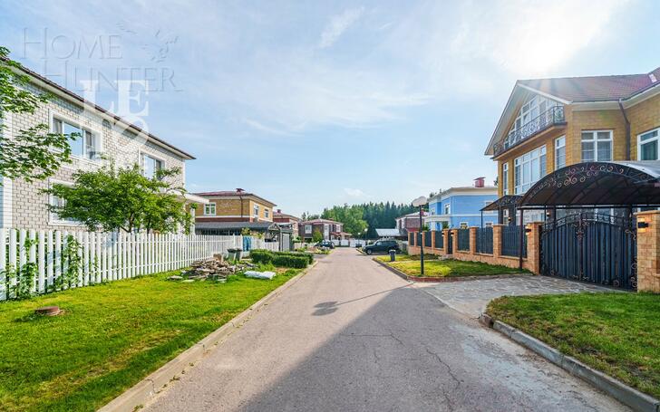 3-этажный коттедж 500 м² с отделкой