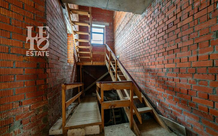 2-этажный коттедж 820 м² без отделки