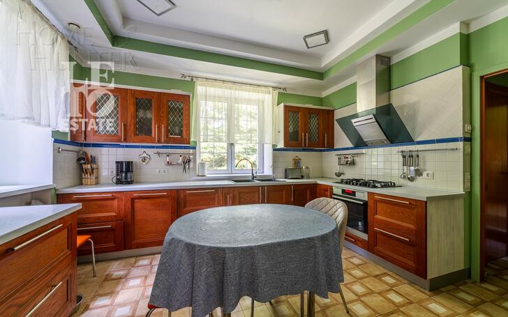 2-этажный коттедж 675.8 м² с отделкой