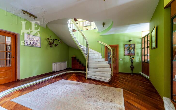 2-этажный коттедж 675.8 м² с отделкой