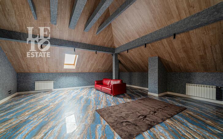 3-этажный коттедж 350 м² с отделкой