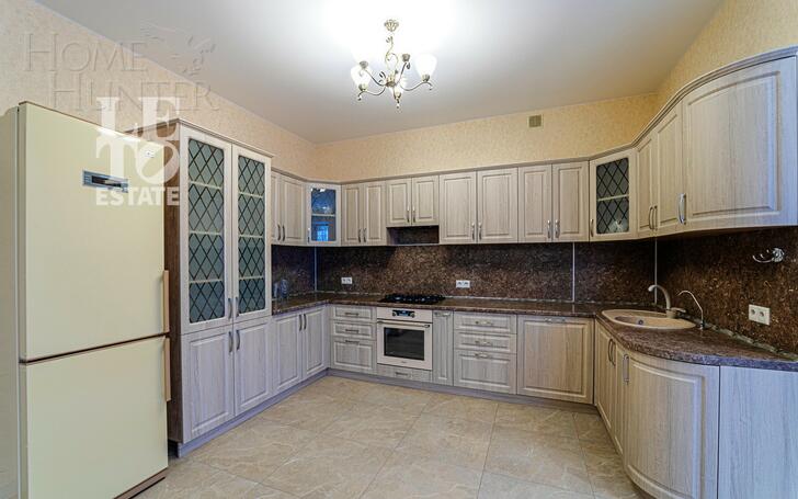 3-этажный коттедж 673.2 м² с отделкой