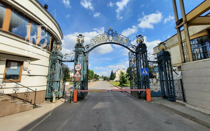 3-этажный коттедж 750 м² с отделкой