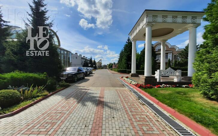 3-этажный коттедж 750 м² с отделкой