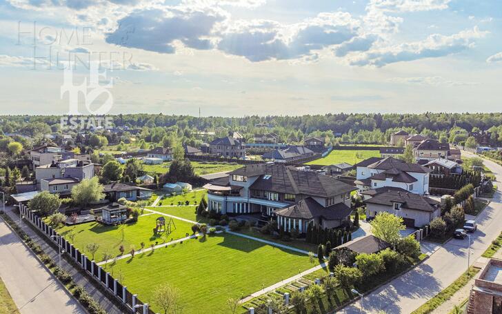 2-этажный коттедж 1 150 м² с отделкой