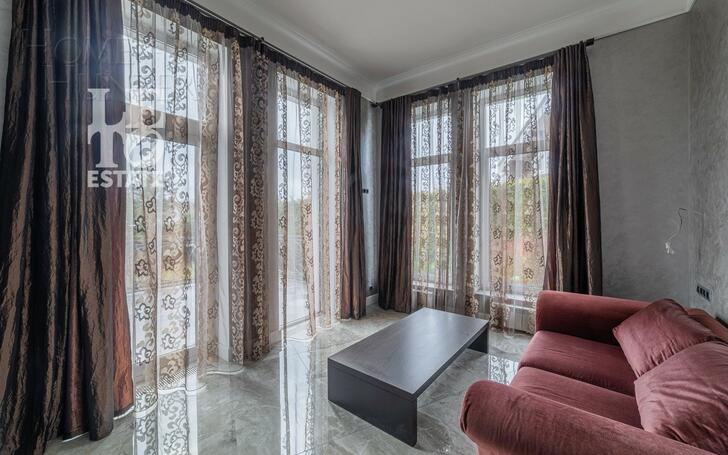 3-этажный коттедж 350 м² с отделкой