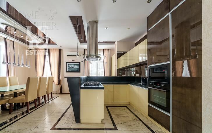 2-этажный коттедж 680 м² с отделкой