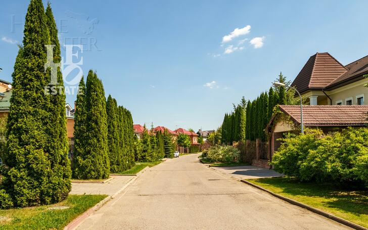 2-этажный таунхаус 428 м² с отделкой