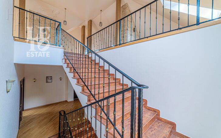 2-этажный коттедж 368.5 м² с отделкой