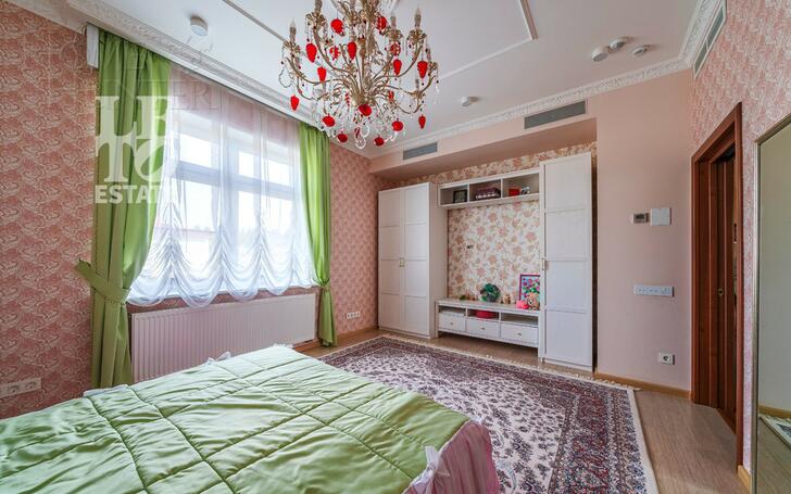 3-этажный коттедж 500 м² с отделкой