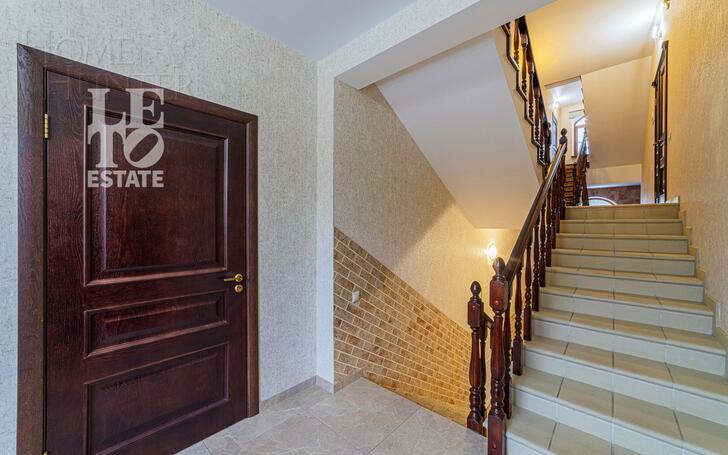 3-этажный коттедж 673.2 м² с отделкой