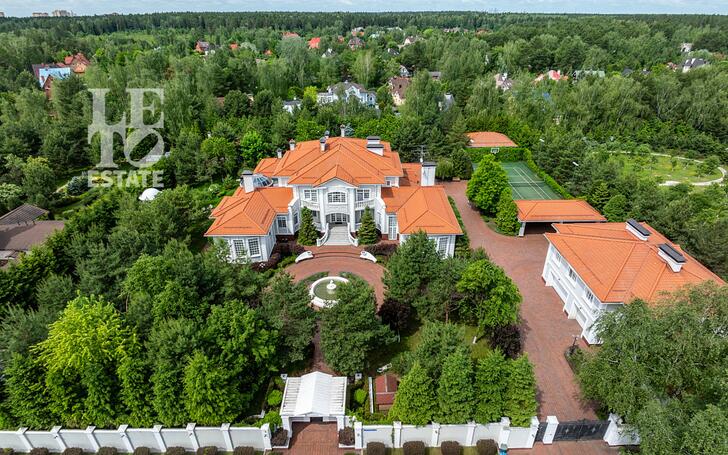 2-этажный коттедж 1 500 м² с отделкой