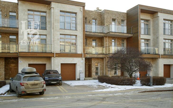 3-этажный таунхаус 264.6 м² с отделкой