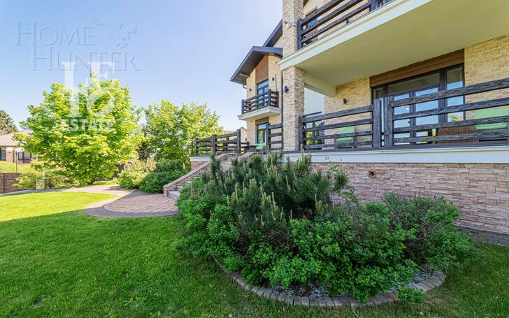 2-этажный коттедж 702.5 м² с отделкой