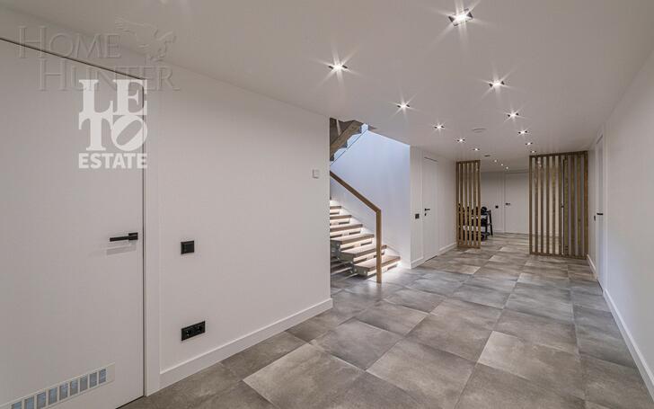 2-этажный коттедж 650 м² с отделкой