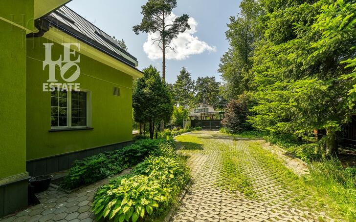 2-этажный коттедж 675.8 м² с отделкой