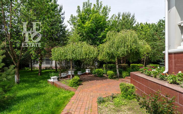 2-этажный коттедж 1 500 м² с отделкой