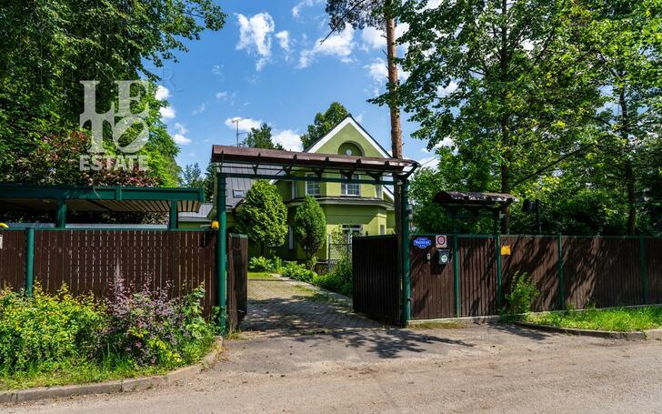 2-этажный коттедж 675.8 м² с отделкой