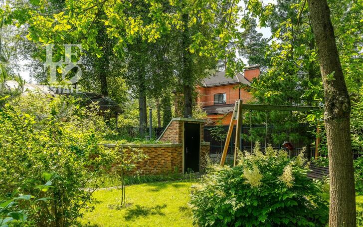 2-этажный коттедж 675.8 м² с отделкой