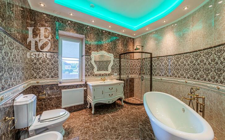 2-этажный коттедж 1 150 м² с отделкой