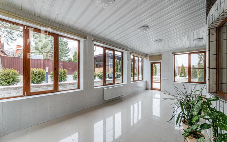 3-этажный коттедж 673.2 м² с отделкой