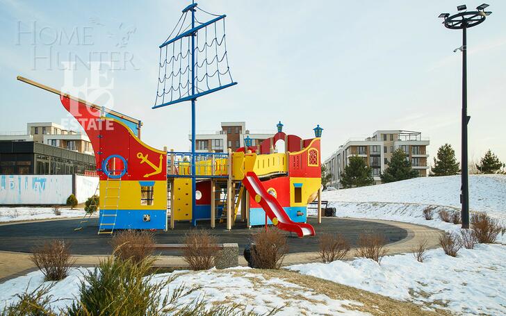3-этажный таунхаус 264.6 м² с отделкой