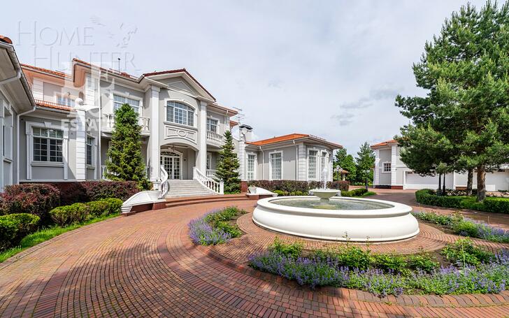 2-этажный коттедж 1 500 м² с отделкой