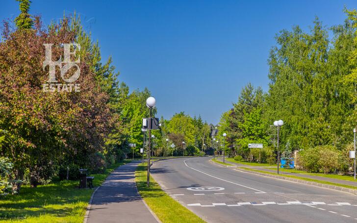 2-этажный коттедж 1 700 м² с отделкой
