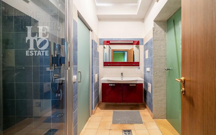 2-этажный коттедж 675.8 м² с отделкой