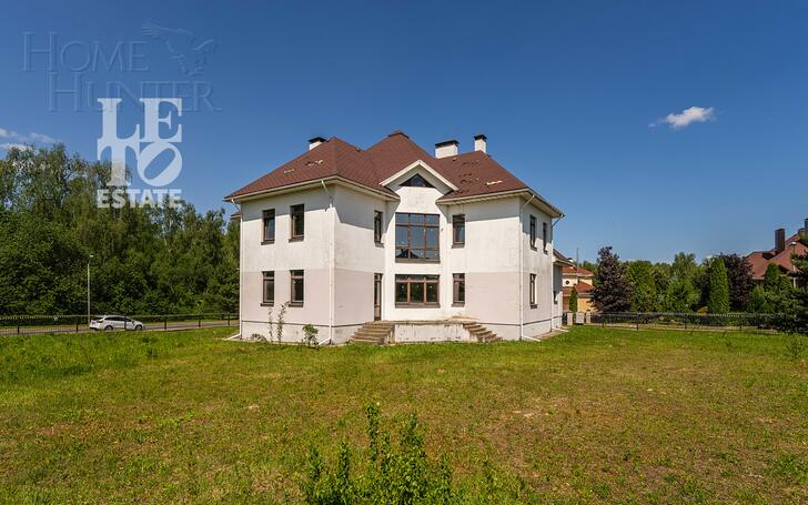 2-этажный коттедж 820 м² без отделки