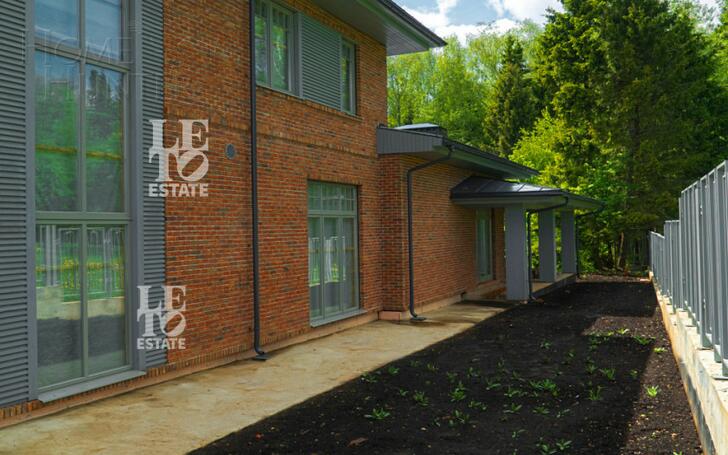 2-этажный коттедж 539.3 м² без отделки