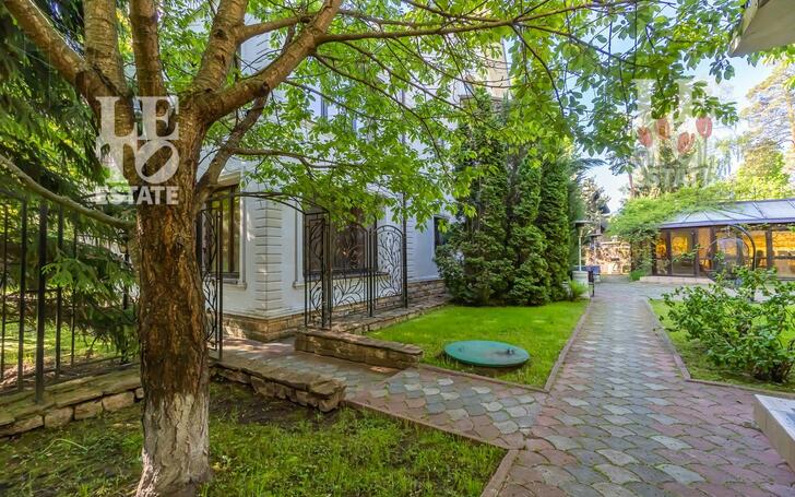 3-этажный коттедж 520 м² с отделкой