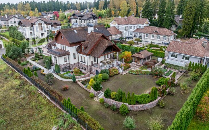 2-этажный коттедж 700 м² с отделкой