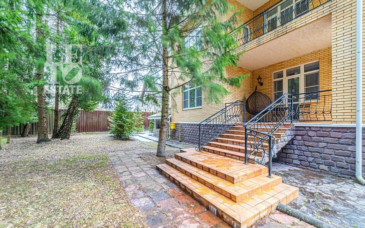 2-этажный коттедж 368.5 м² с отделкой