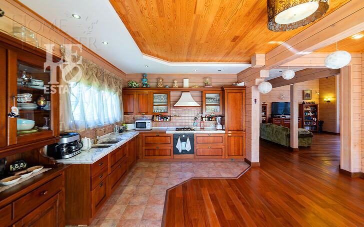 2-этажный коттедж 350 м² с отделкой