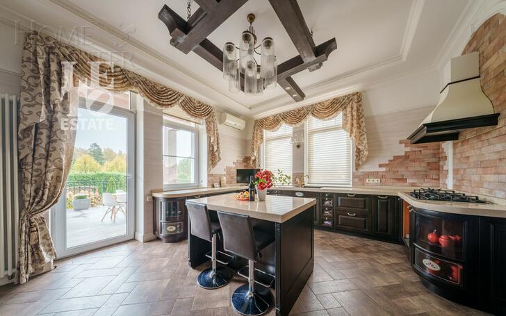 2-этажный коттедж 700 м² с отделкой