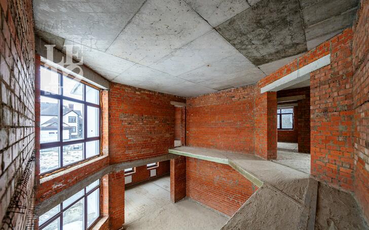 2-этажный коттедж 820 м² без отделки