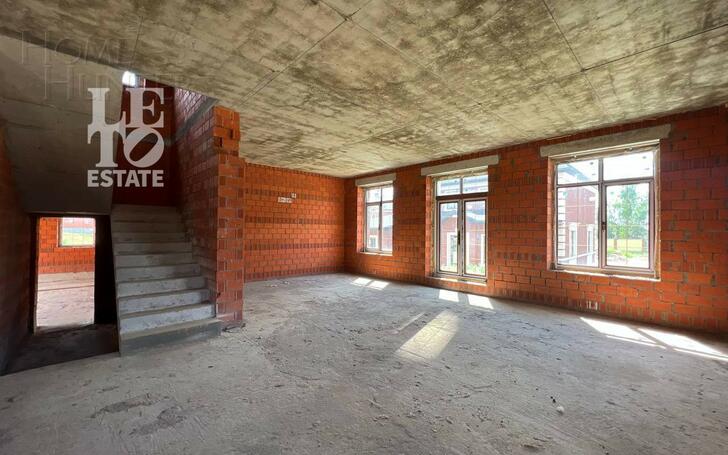 2-этажный коттедж 320 м² без отделки