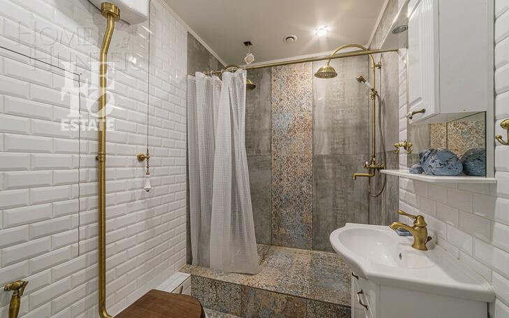 2-этажный коттедж 702.5 м² с отделкой