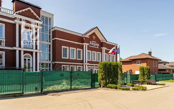 2-этажный коттедж 240 м² без отделки