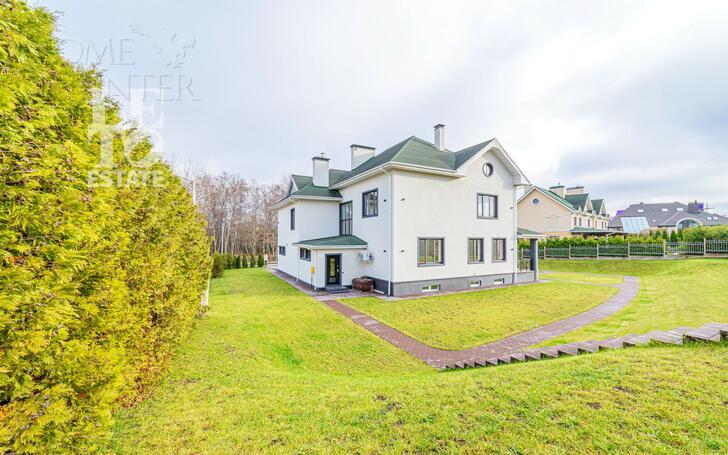 2-этажный коттедж 693 м² с отделкой