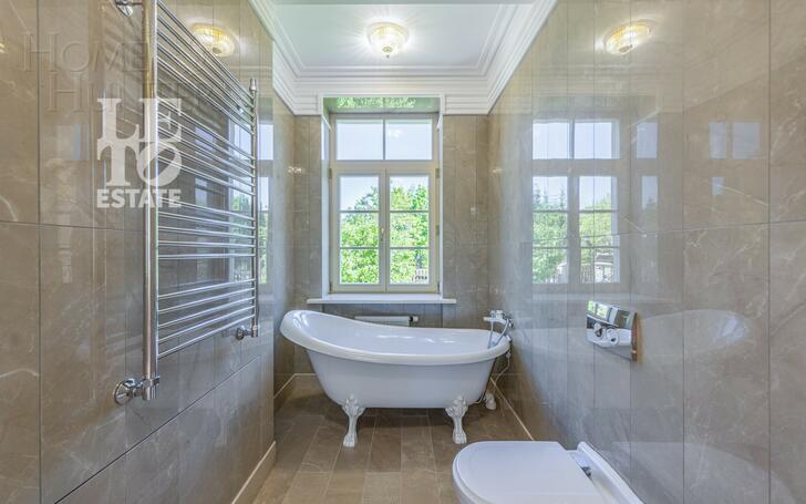 2-этажный коттедж 1 700 м² с отделкой