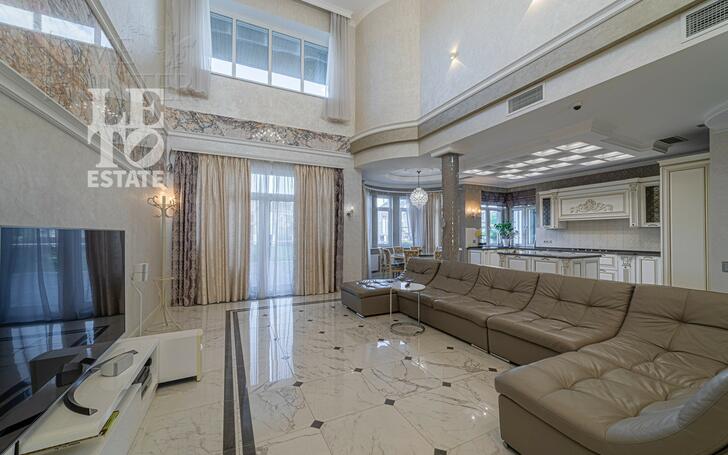 2-этажный коттедж 1 150 м² с отделкой