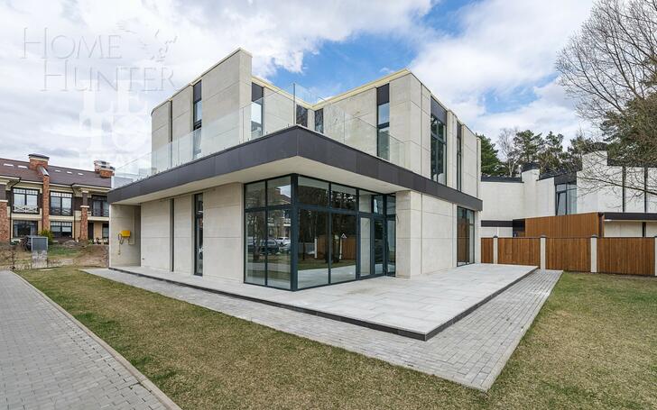 2-этажный коттедж 340 м² с отделкой