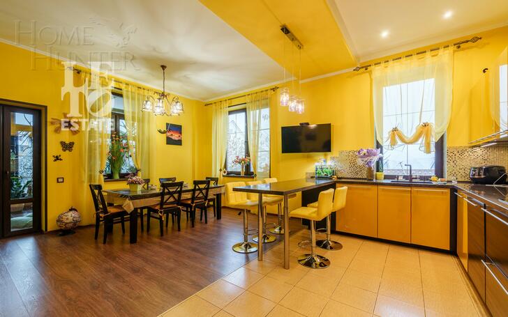 2-этажный коттедж 500 м² с отделкой