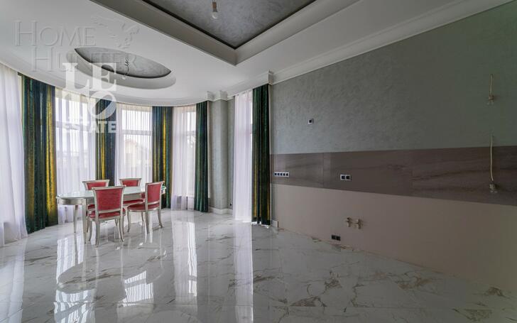 3-этажный коттедж 350 м² с отделкой