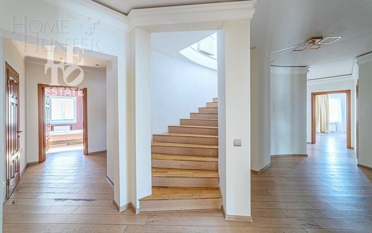 2-этажный коттедж 600 м² с отделкой