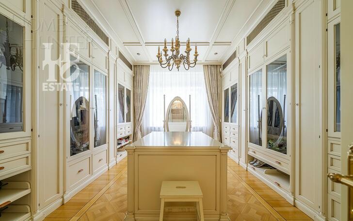 2-этажный коттедж 1 500 м² с отделкой