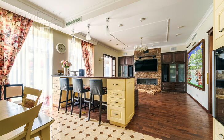 3-этажный коттедж 500 м² с отделкой