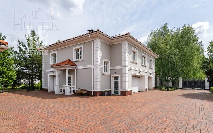 2-этажный коттедж 1 500 м² с отделкой